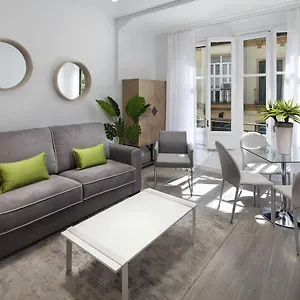 Bonito En Centro Histórico De Apartamento